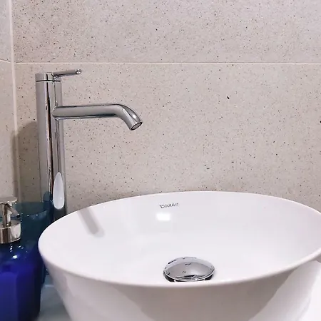 Pia Volosko, Appartement *