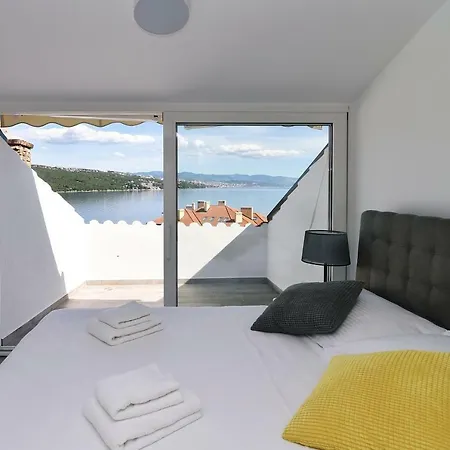 Pia Volosko, Apartment