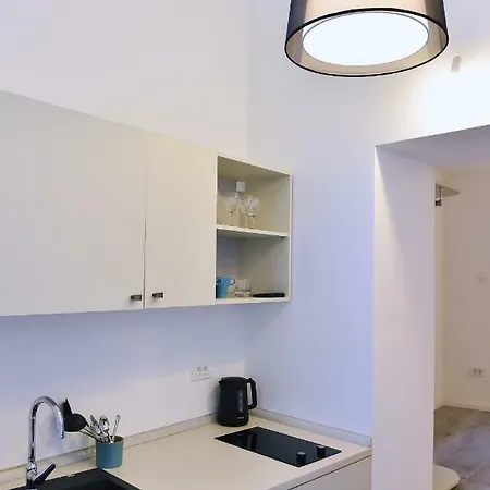 Pia Volosko, Apartment Opatija